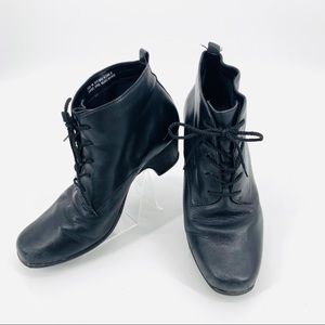 Clarks Women’s Black Lace Up Leather Ankle Boot